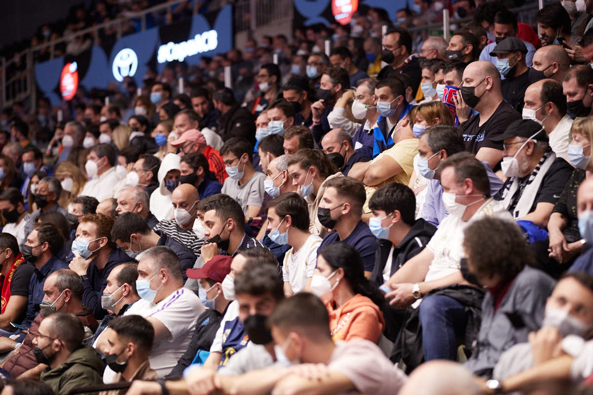 Las imágenes de las gradas del Palacio de los Deportes de Granada en el segundo encuentro de cuartos de final