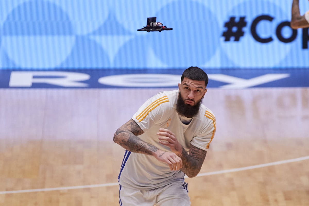 Los de Laso entrenan en la instalación del Zaidín antes del choque ante el Breogán Lugo