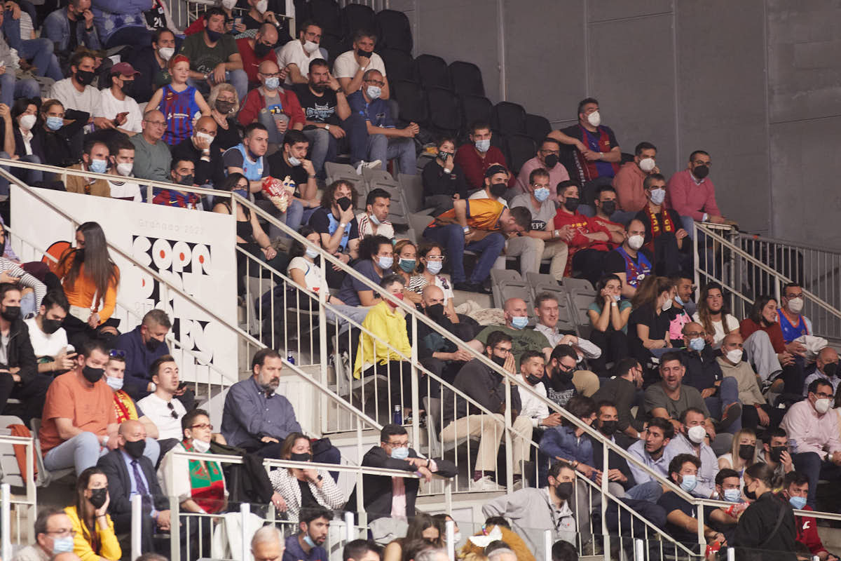Las imágenes de las gradas del Palacio de los Deportes de Granada en el último encuentro de cuartos de final