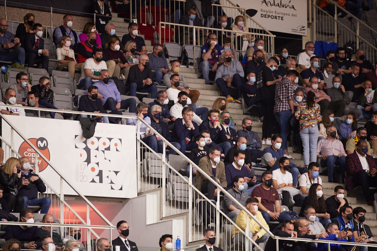 Las imágenes de las gradas del Palacio de los Deportes de Granada en el último encuentro de cuartos de final