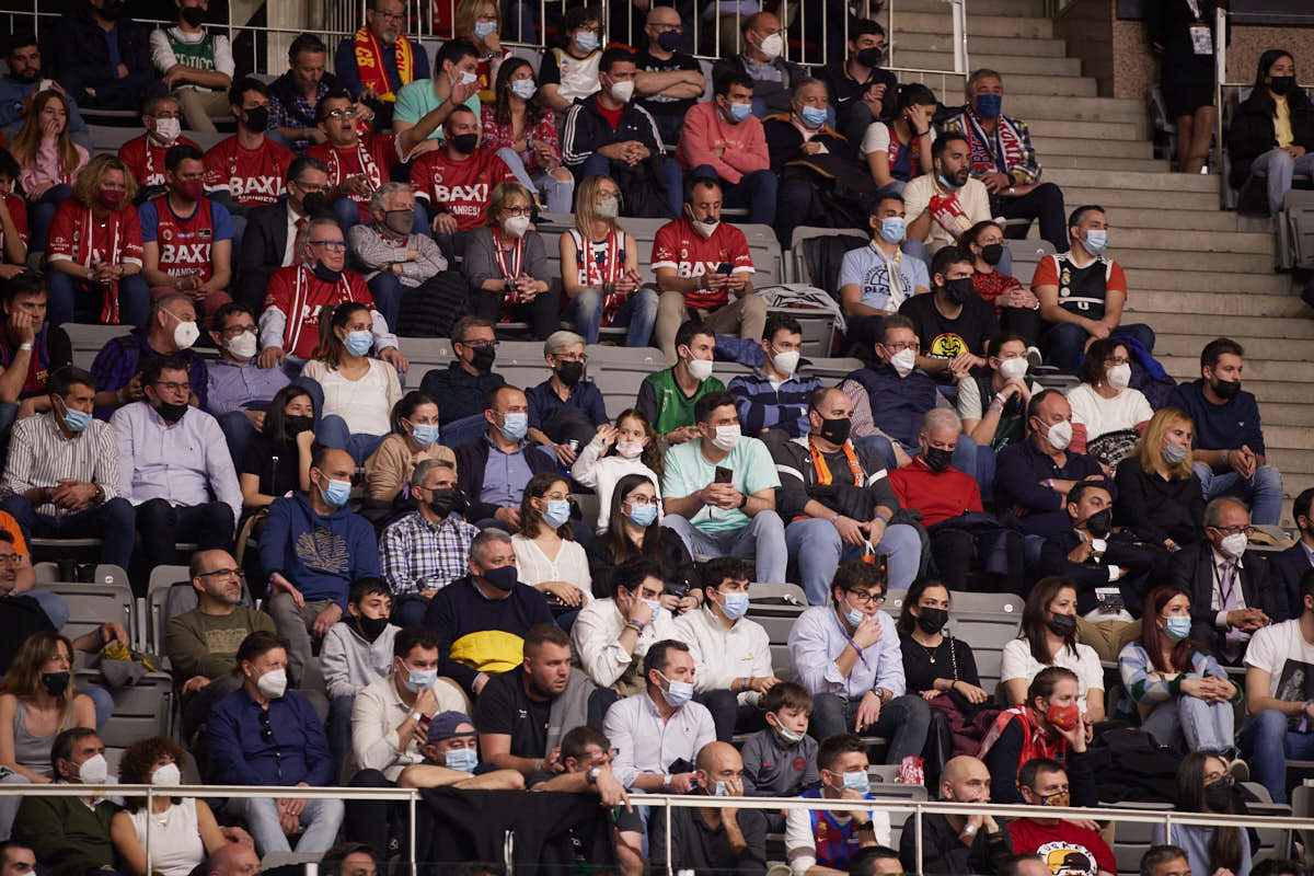 Las imágenes de las gradas del Palacio de los Deportes de Granada en el último encuentro de cuartos de final
