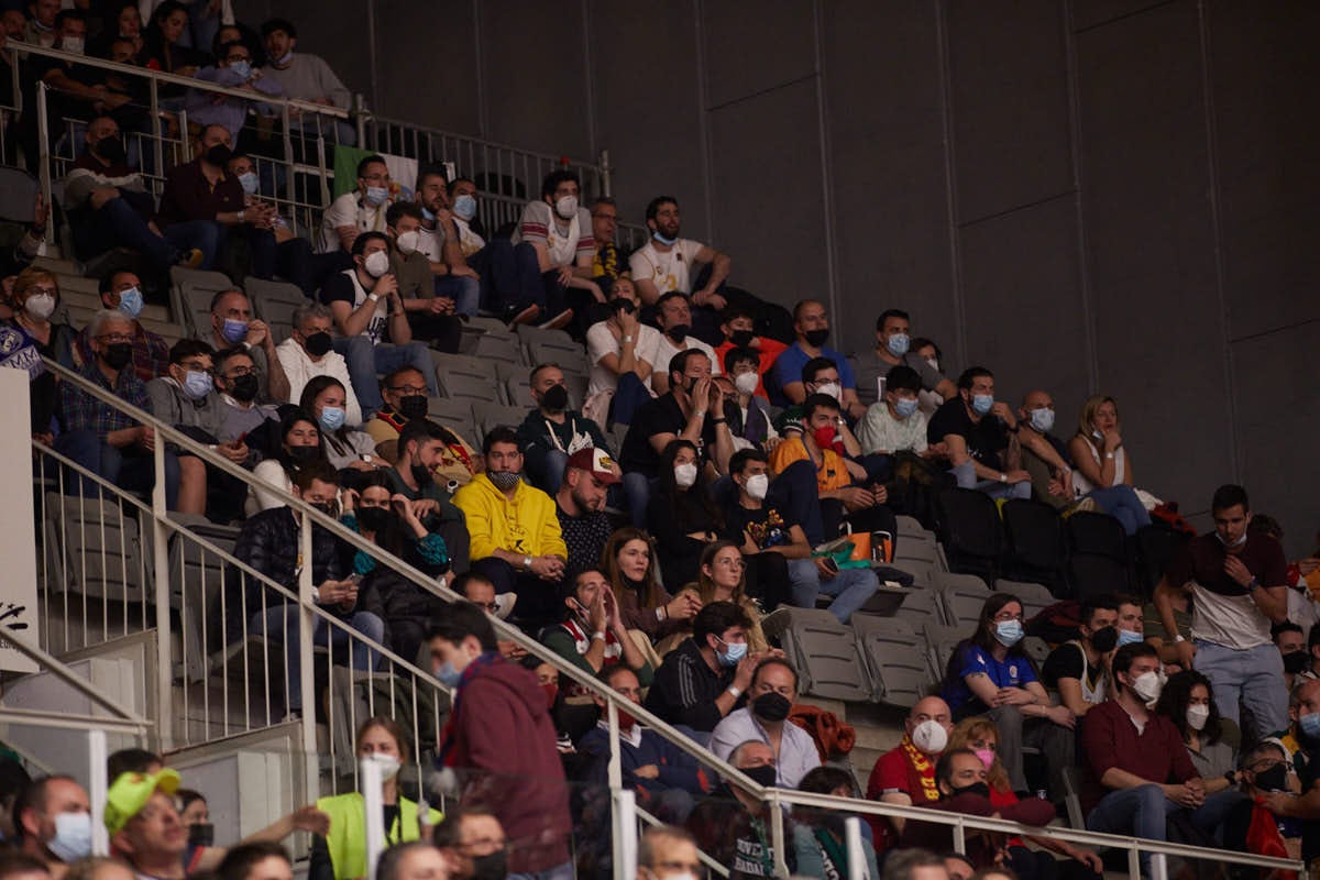 Las imágenes de las gradas del Palacio de los Deportes de Granada en el último encuentro de cuartos de final