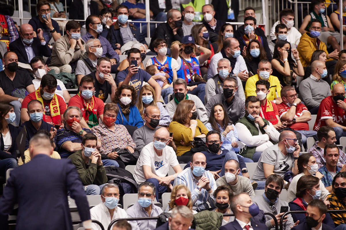 Las imágenes de las gradas del Palacio de los Deportes de Granada en el último encuentro de cuartos de final