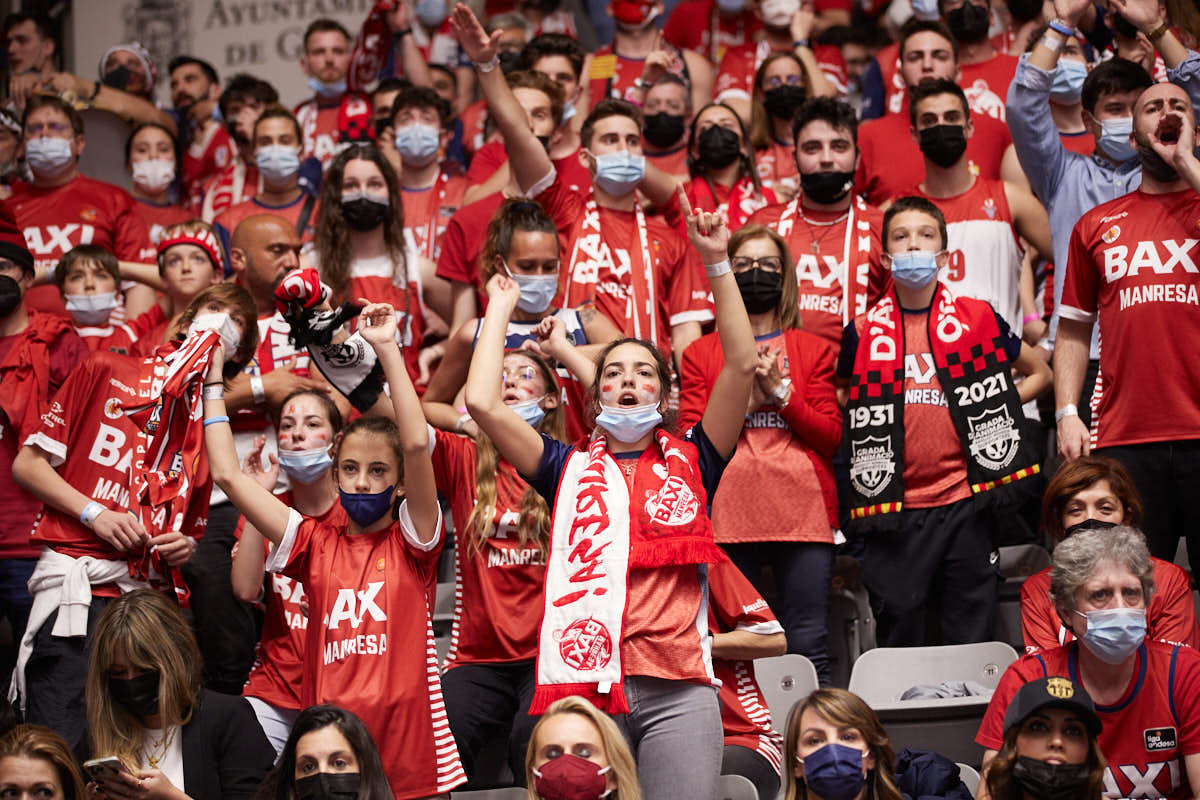 Las imágenes de las gradas del Palacio de los Deportes de Granada en el último encuentro de cuartos de final