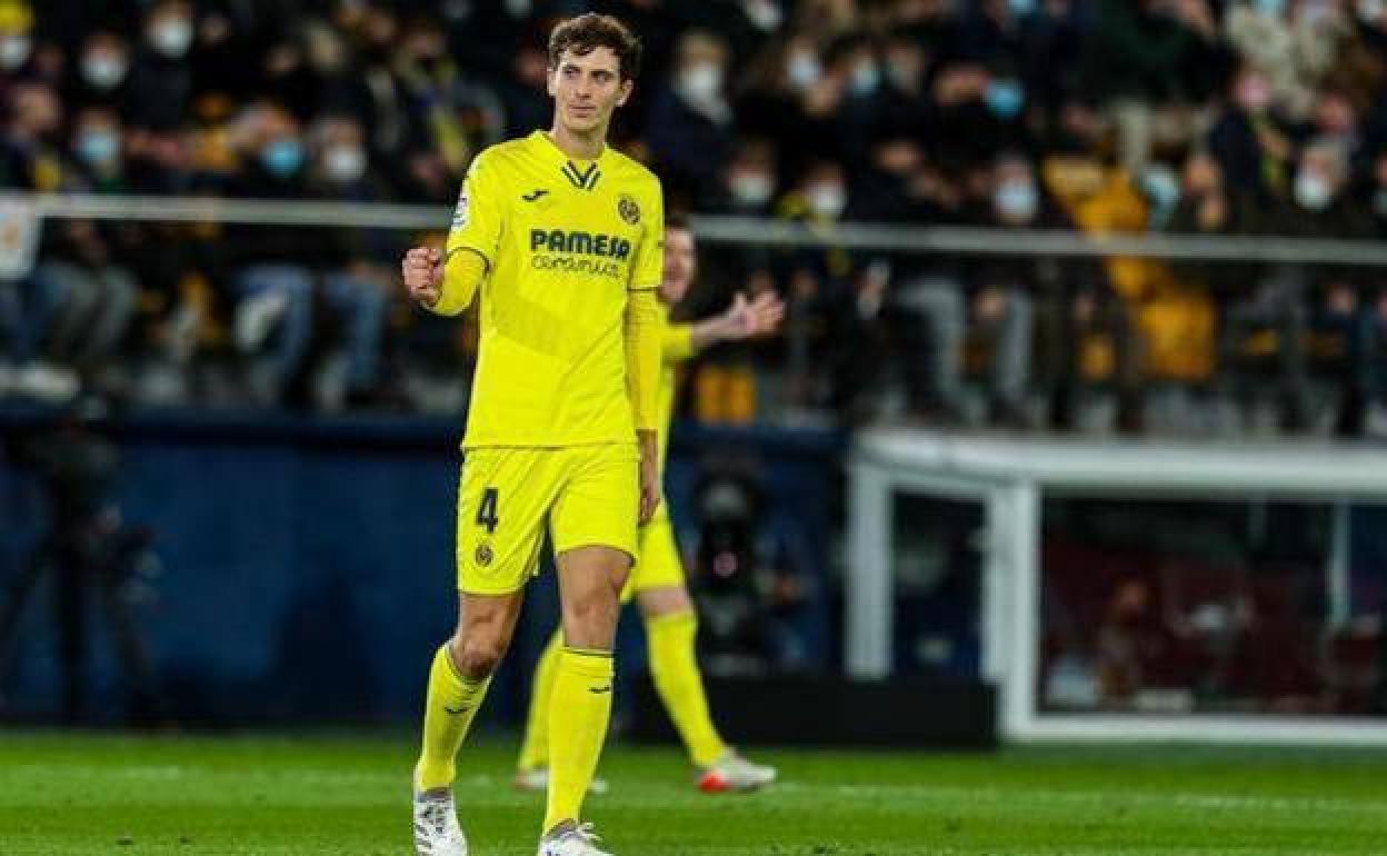 Pau Torres celebra uno de sus goles de esta temporada. 