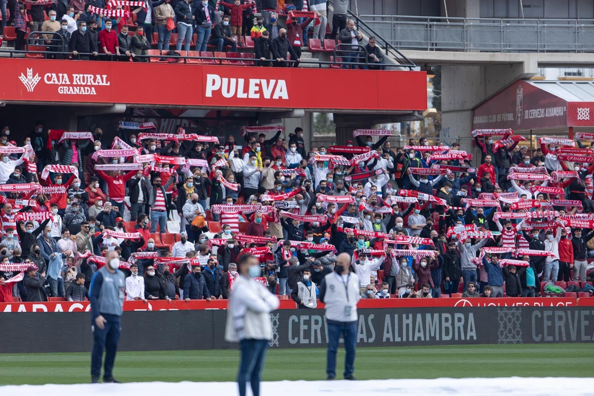 Fotos: Encuéntrate en la grada de Los Cármenes en el Granada-Villarreal