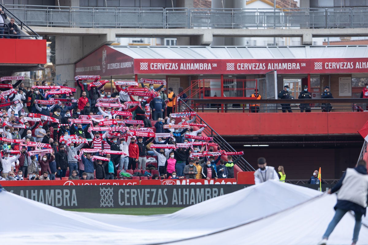 Fotos: Encuéntrate en la grada de Los Cármenes en el Granada-Villarreal