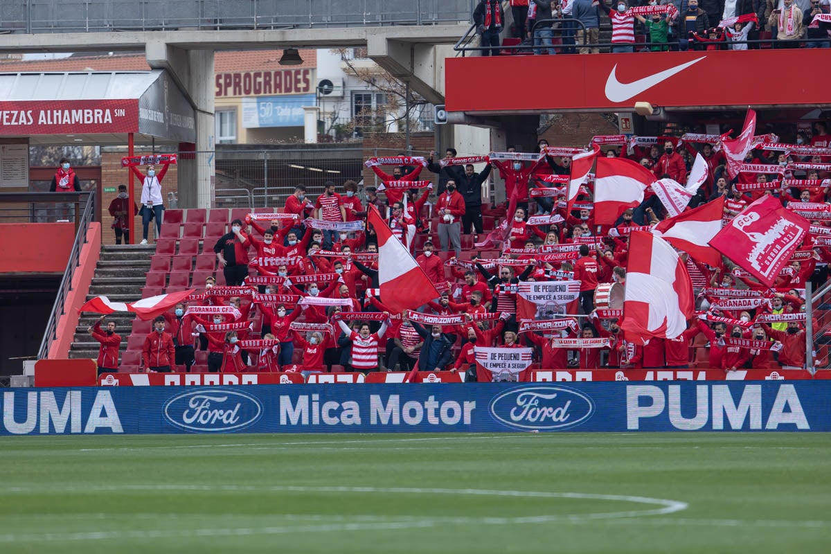 Fotos: Encuéntrate en la grada de Los Cármenes en el Granada-Villarreal