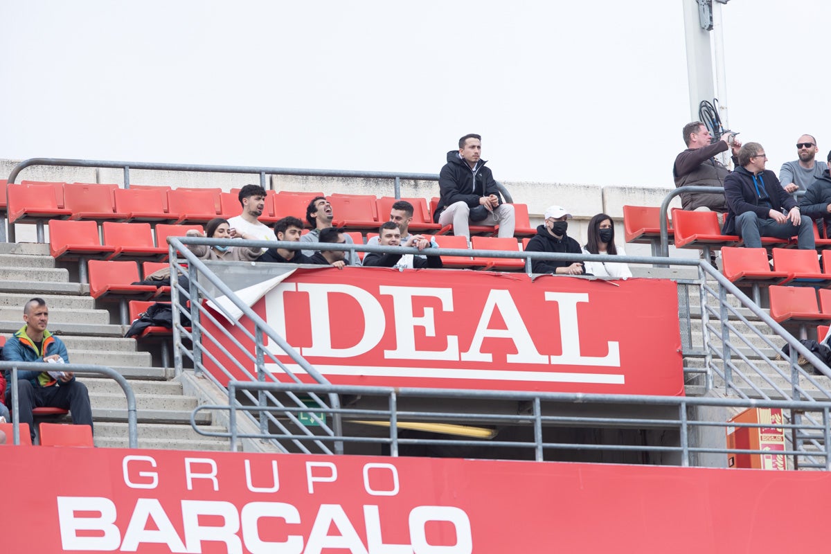 Fotos: Encuéntrate en la grada de Los Cármenes en el Granada-Villarreal