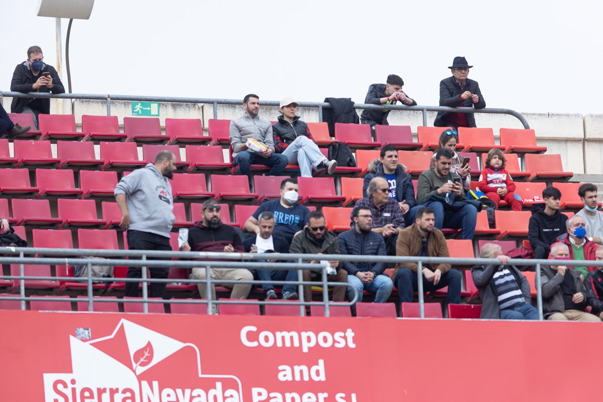 Fotos: Encuéntrate en la grada de Los Cármenes en el Granada-Villarreal