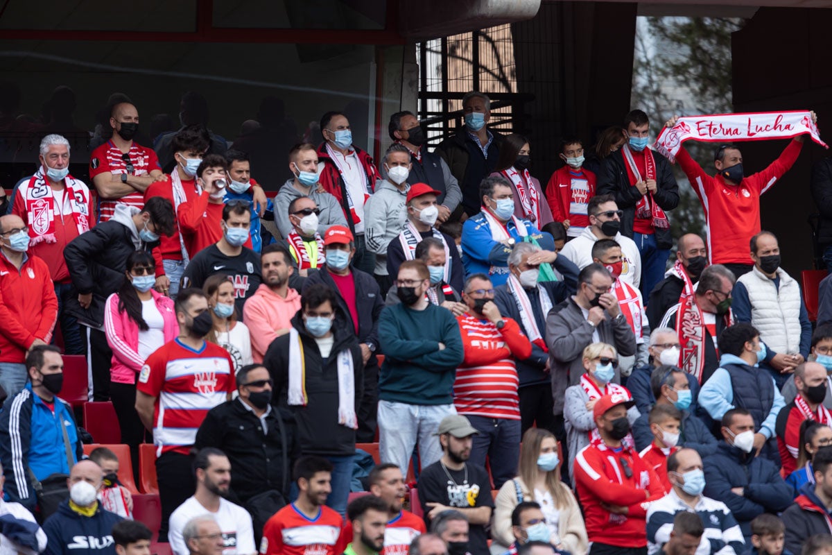 Fotos: Encuéntrate en la grada de Los Cármenes en el Granada-Villarreal