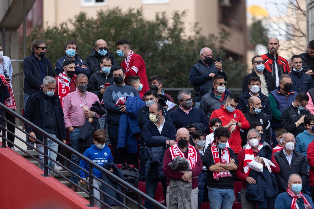 Fotos: Encuéntrate en la grada de Los Cármenes en el Granada-Villarreal