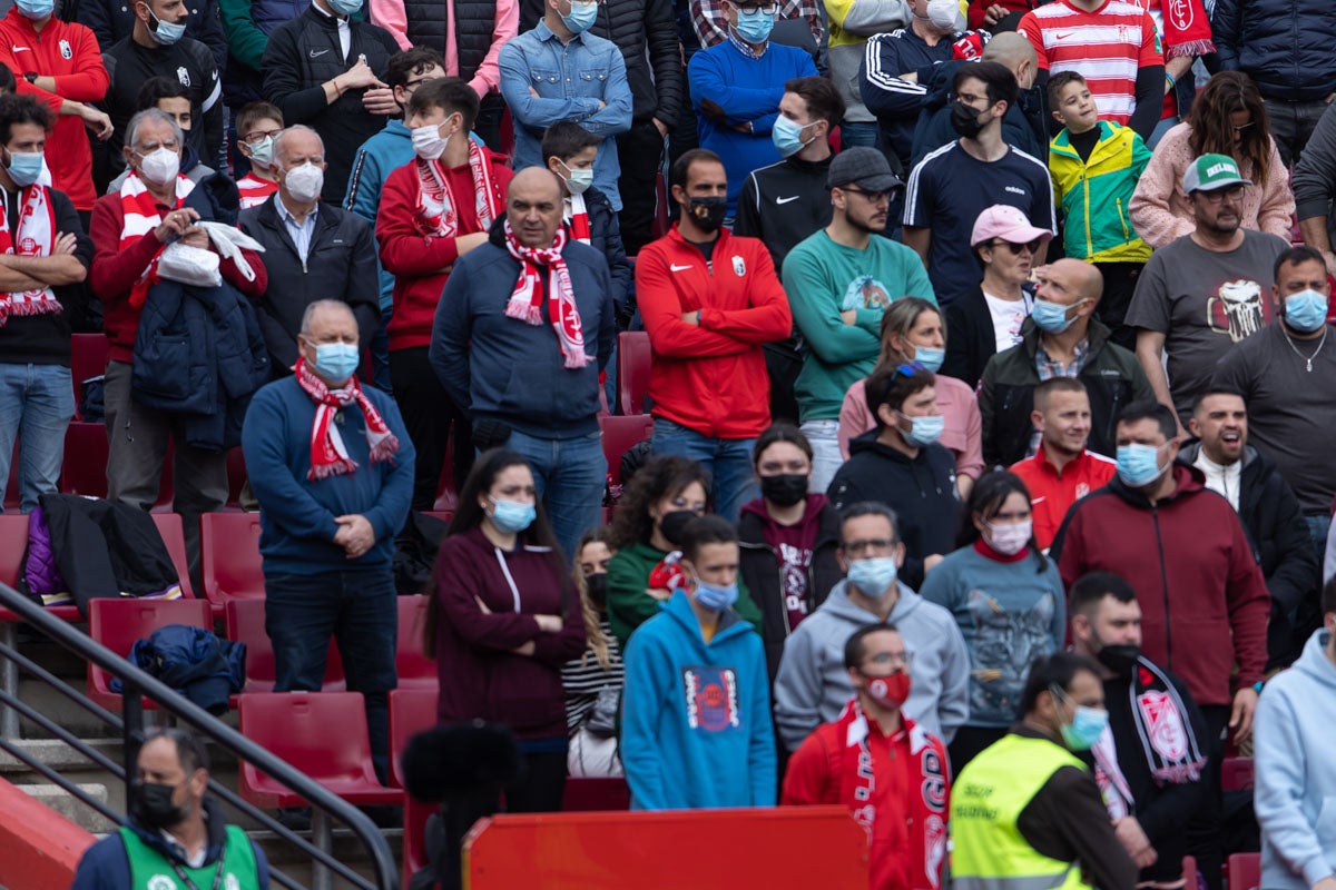 Fotos: Encuéntrate en la grada de Los Cármenes en el Granada-Villarreal