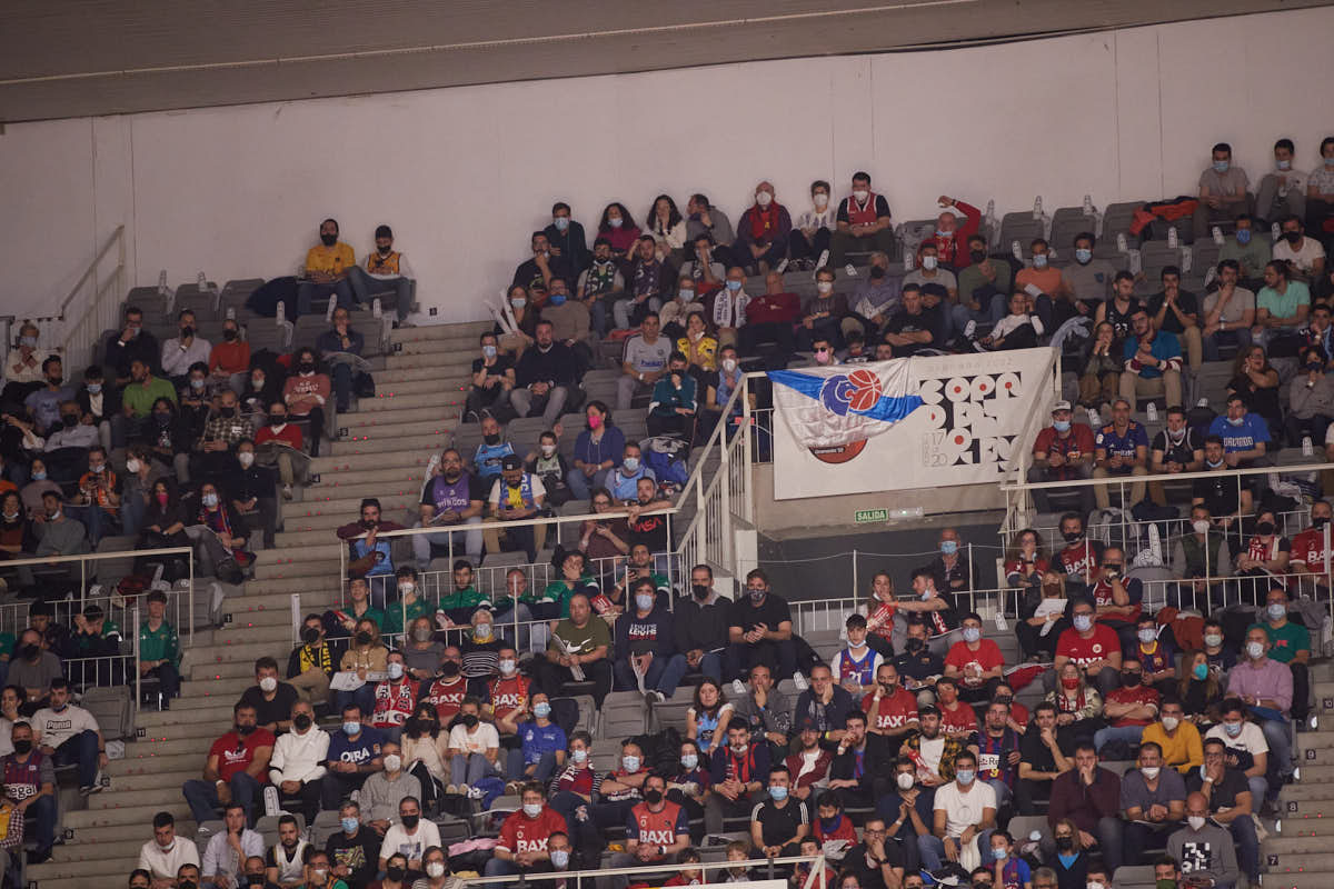 ¿Has estado viendo in situ el gran clásico del basket en Granada? Aquí puedes verte en tu localidad