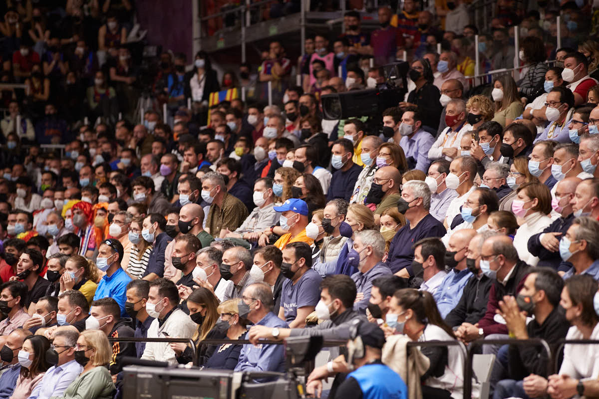 ¿Has estado viendo in situ el gran clásico del basket en Granada? Aquí puedes verte en tu localidad