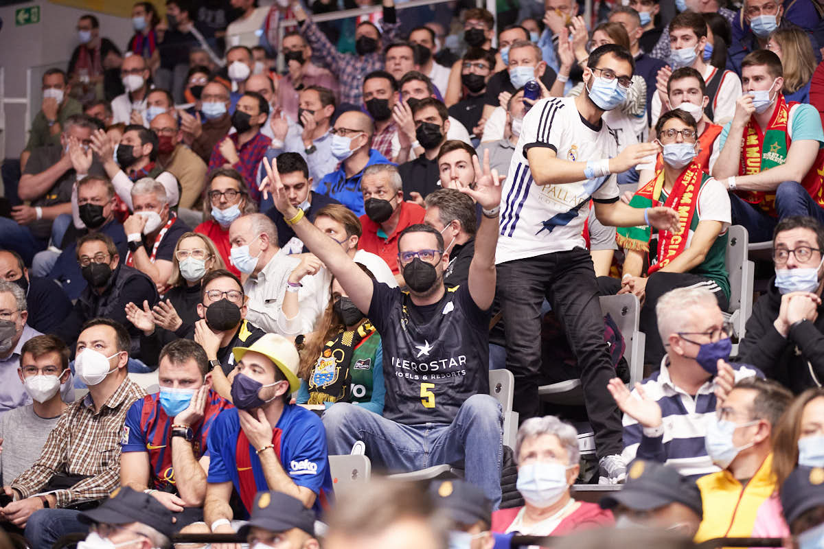 ¿Has estado viendo in situ el gran clásico del basket en Granada? Aquí puedes verte en tu localidad