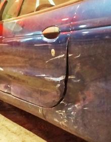 Imagen secundaria 2 - Aviso urgente de la Policía Local para encontrar a este Seat fugado en Granada tras un accidente