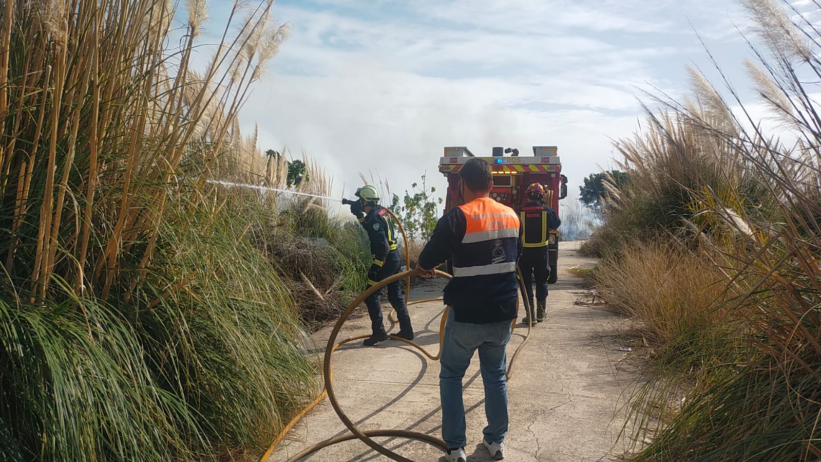 Ha obligado a desalojar el polígono de Algaidas