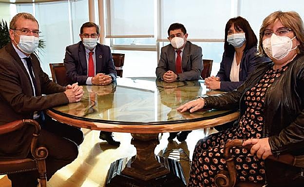 De izquierda a derecha, Francesc Boya, José Entrena, Francisco Reyes, Olvido de la Rosa y Ana Muñoz. 