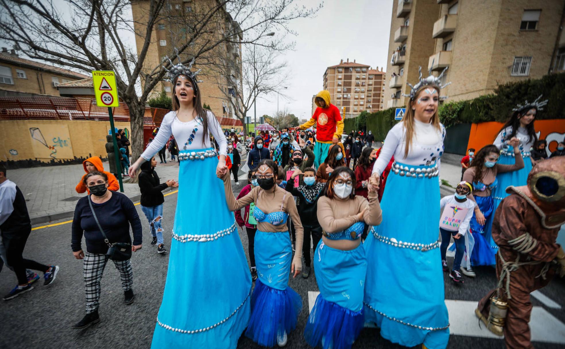 El pasacalles reivindicativo recorrió las calles principales del Distrito Norte.