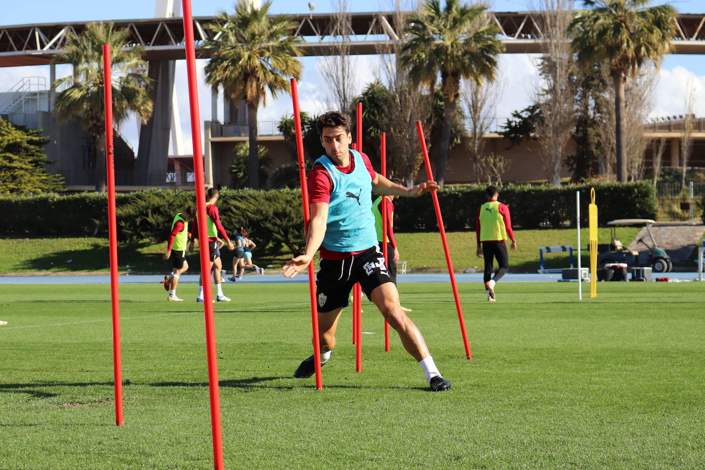 César de la Hoz vuelve tras el descanso obligado para, posiblemente, ser el elegido para jugar como central diestro en La Romareda. 