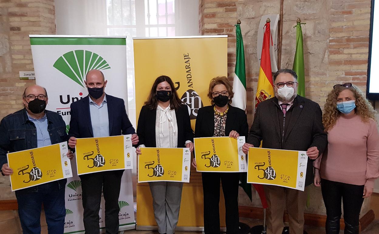 José Luis Hidalgo; la alcaldesa de Jódar María Teresa García; Carmen Espín y el director del evento, José Nieto, entre otros. 