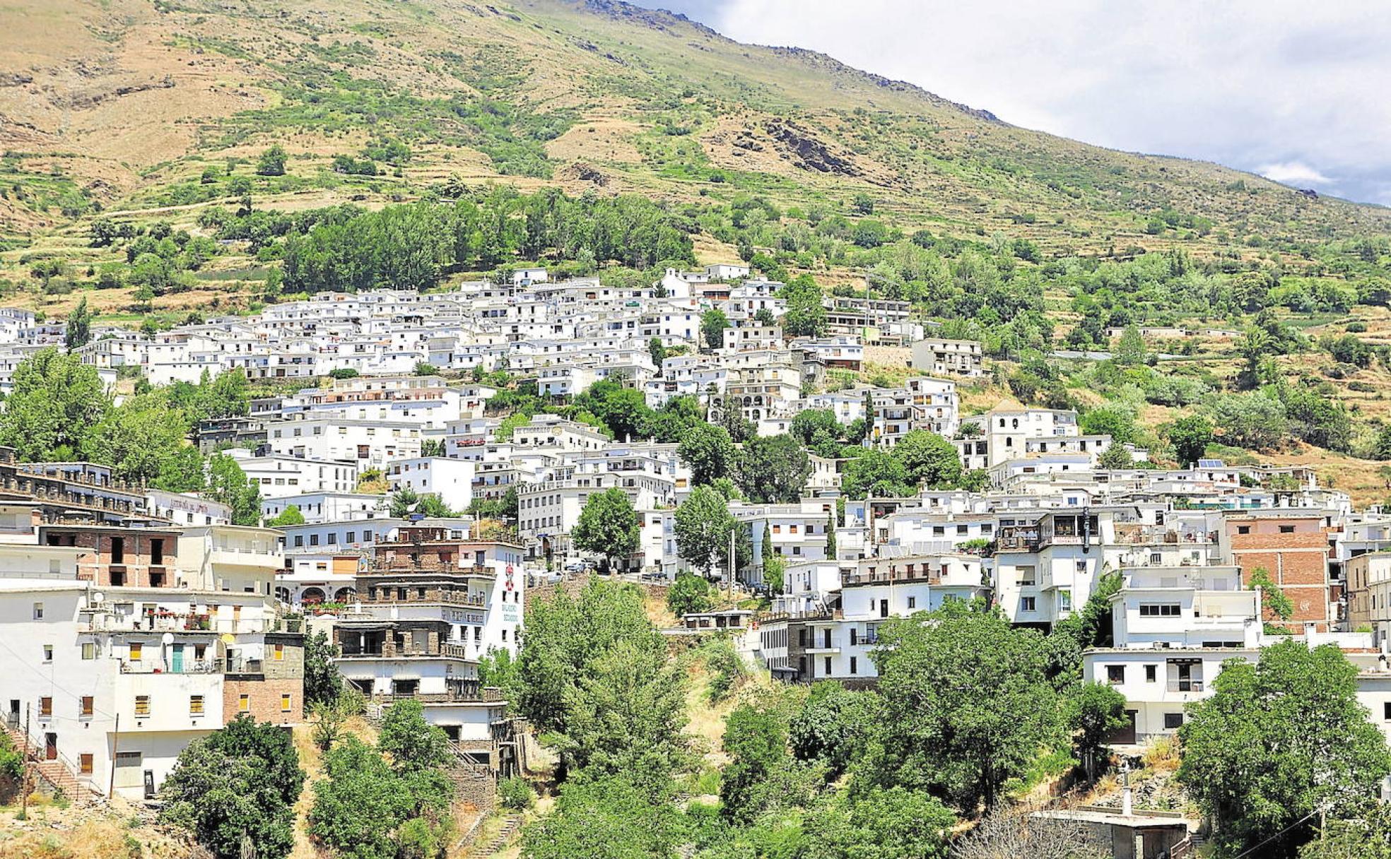Una panorámica general de Trevélez.