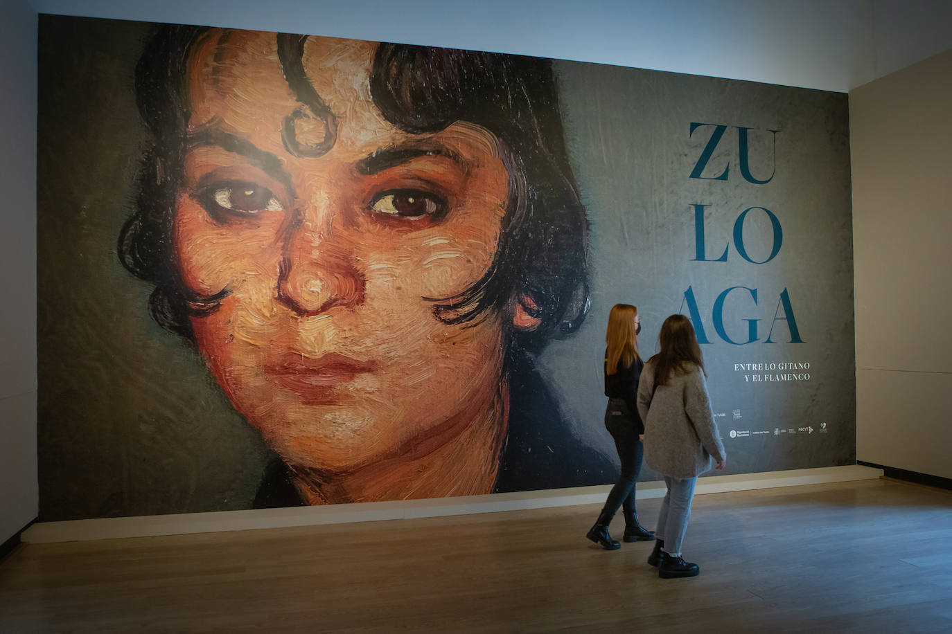 La UGR inaugura una exposición con un centenar de obras que reflejan la pasión por el mundo gitano del pintor vasco, uno de los artífices del Concurso de Cante Jondo de 1922