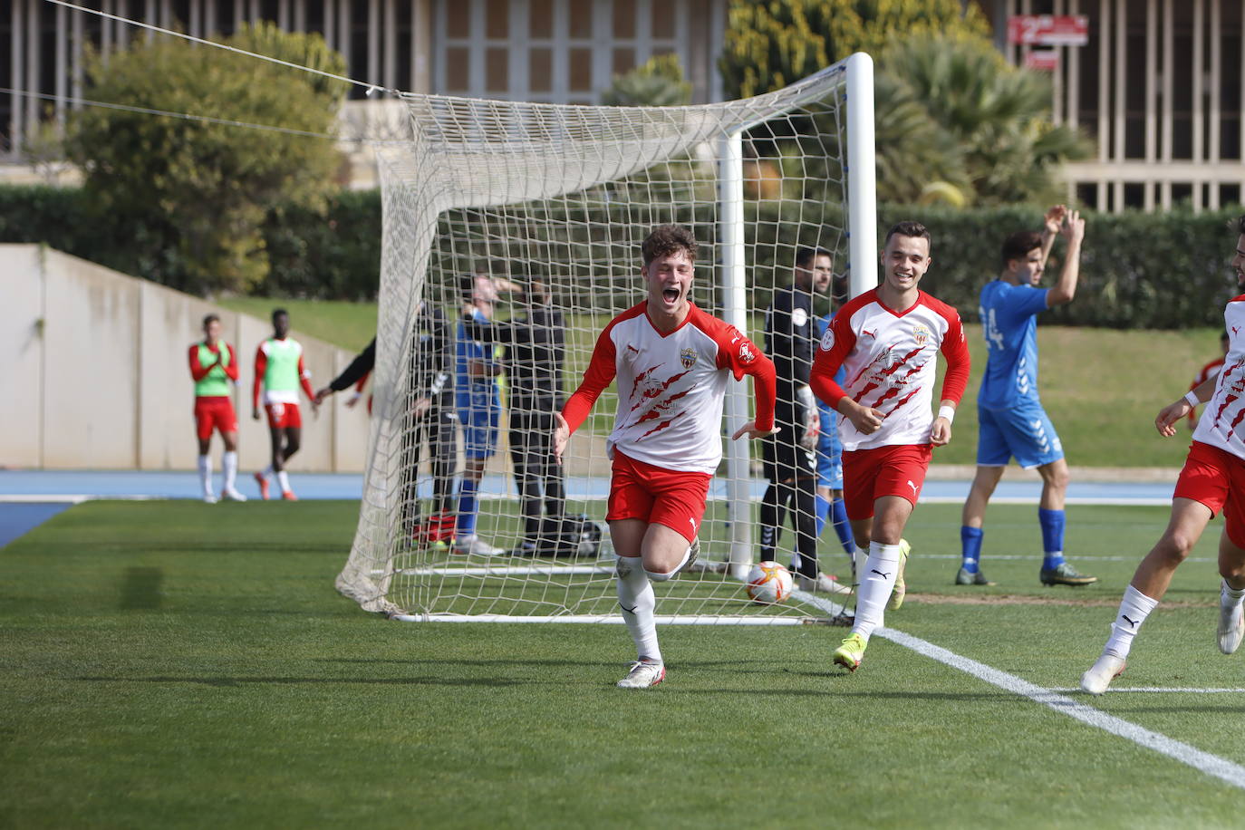 Imagen secundaria 2 - A Rubi le toca pensar por las bajas en el centro de la defensa, para lo que Cuenca puede contar. 