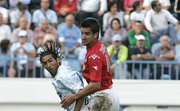 Torrecilla, con el Granada 74 en Motril. 