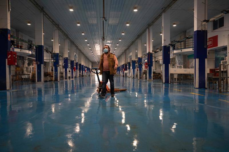 La nave del pescado de MercaGranada estuvo paralizada ayer martes. 