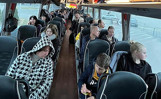 Los refugiados ucranianos en el autobús con destino a Granada.