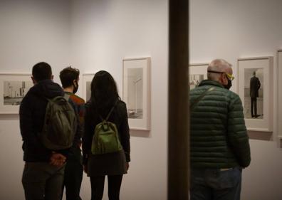 Imagen secundaria 1 - Afluencia a la exposición de Wessel. 