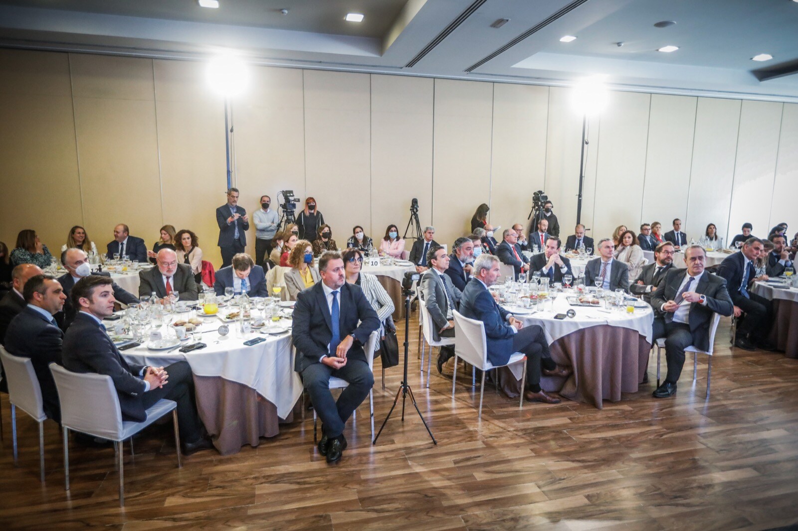 Las mejores imágenes del desayuno organizado por Ideal este viernes