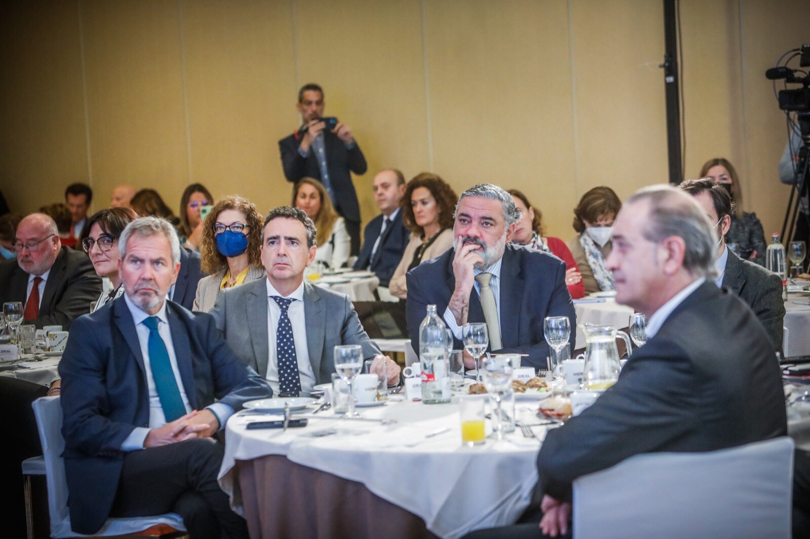 Las mejores imágenes del desayuno organizado por Ideal este viernes