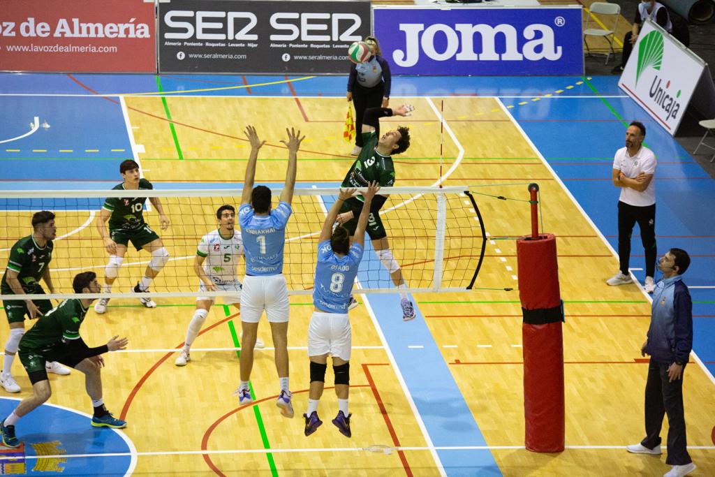 Unicaja Costa de Almería 3-0 Ibiza Ushuaia: Unicaja Costa de Almería siembra sensaciones para el playoff