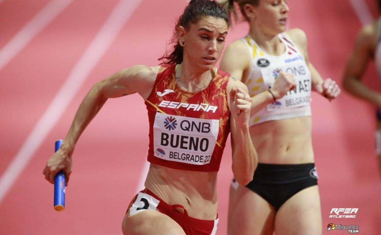 Laura Bueno aprieta durante su carrera en la final. 