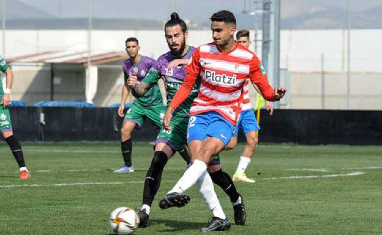 Youness se espera que repita como titular en el centro del campo. 