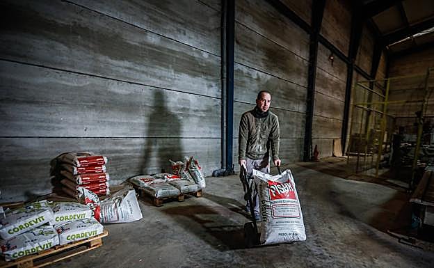 La falta de materias primas para piensos afecta ya a la producción de los animales en Granada