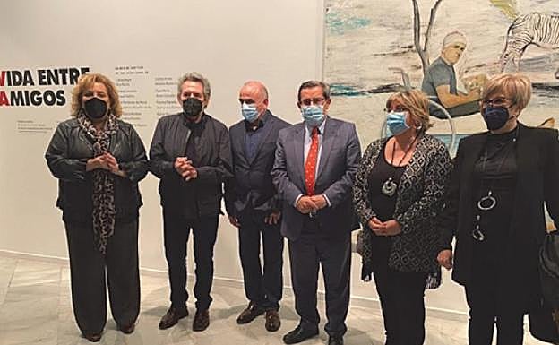 Un momteno tras la actuación de Miguel Ríos en la inauguración de la muestra de Juan Vida.