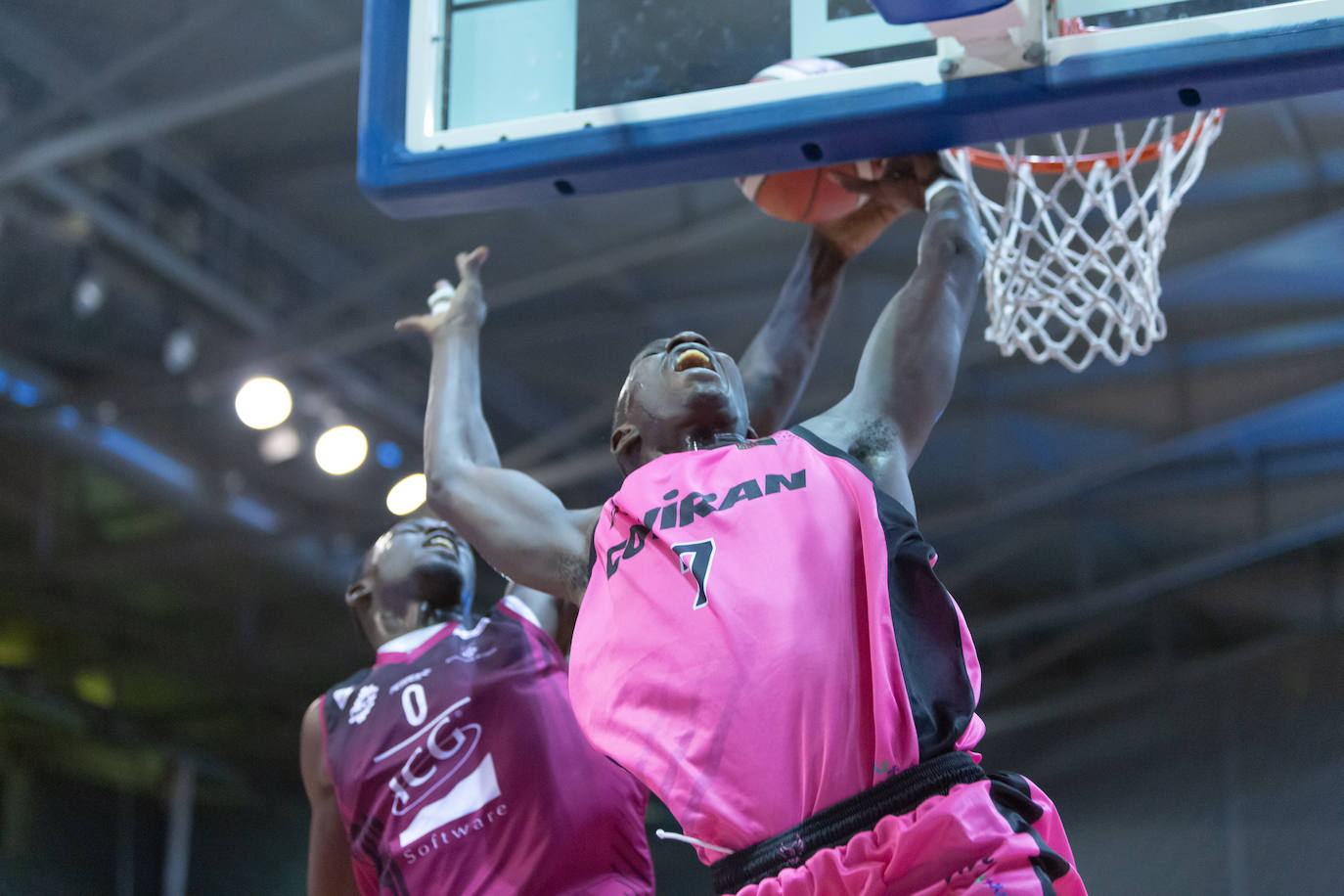 Fotos: Las mejores imágenes del Força Lleida-Covirán Granada