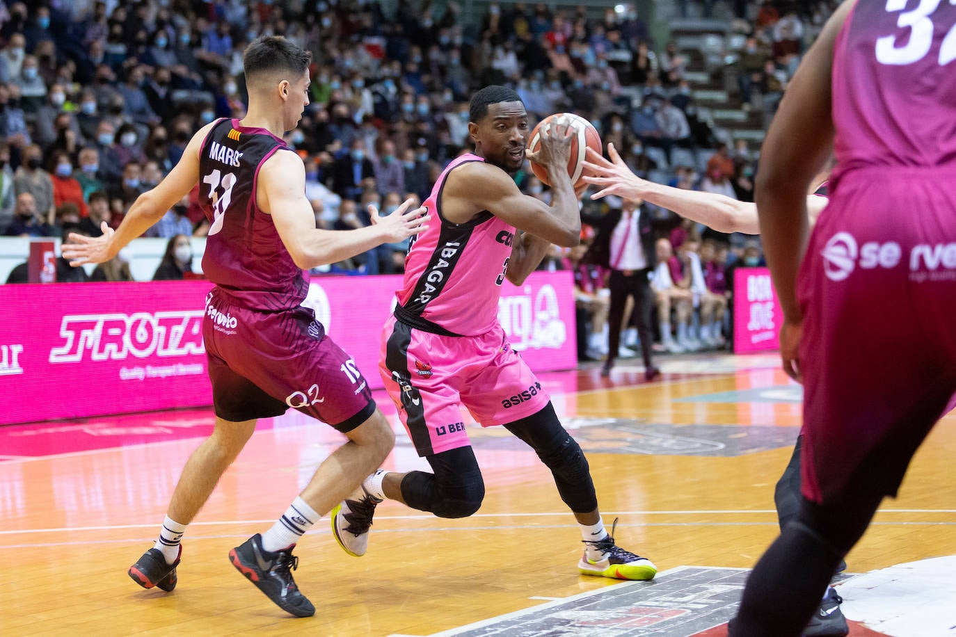 Fotos: Las mejores imágenes del Força Lleida-Covirán Granada
