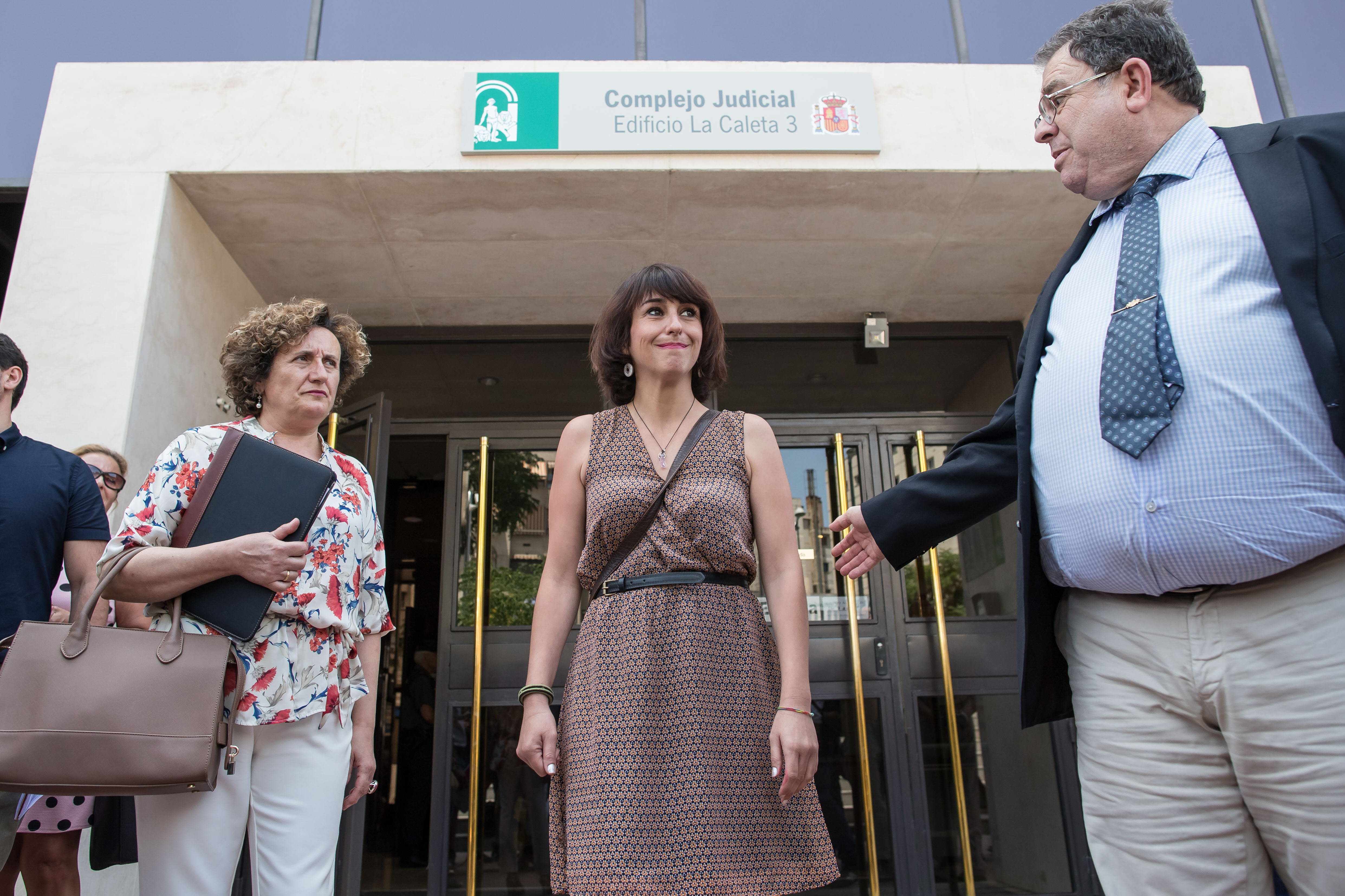 Juana Rivas, a la salida de los Juzgados de La Caleta en 2018.