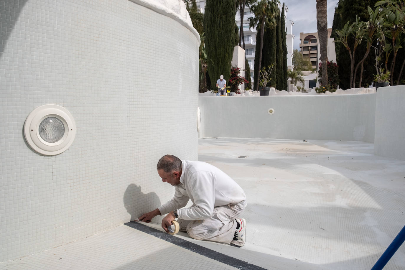 Los preparativos de los hoteles de la Costa para Semana Santa tanto en el Hotel Helios como en el Albayzín del Mar