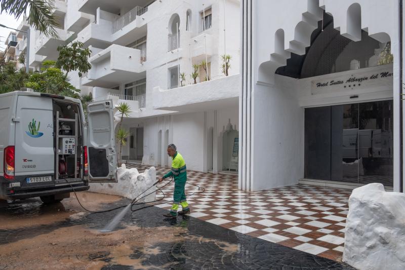 Los preparativos de los hoteles de la Costa para Semana Santa tanto en el Hotel Helios como en el Albayzín del Mar