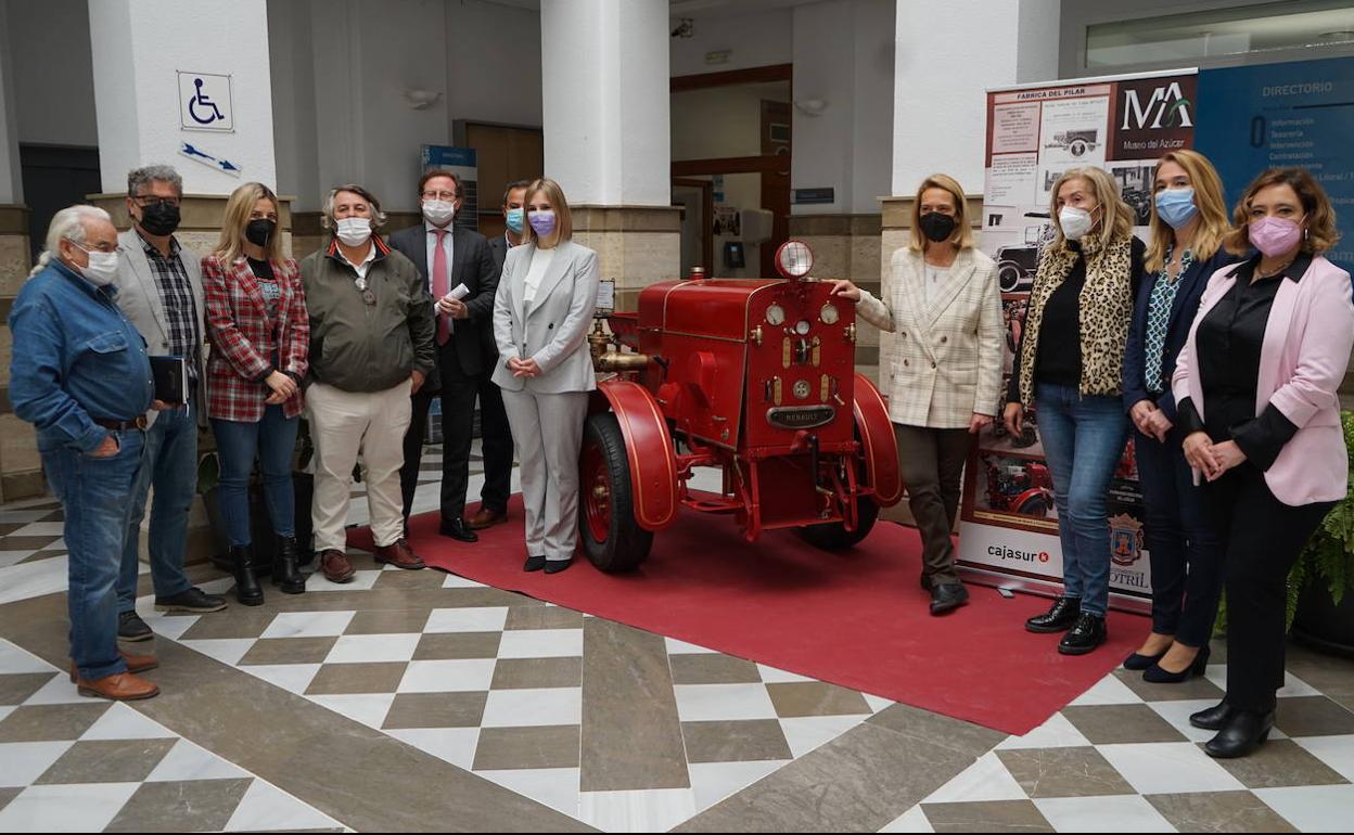 La motobomba de extinción de agua de la Fábrica del Pilar se expone en Motril tras su restauración