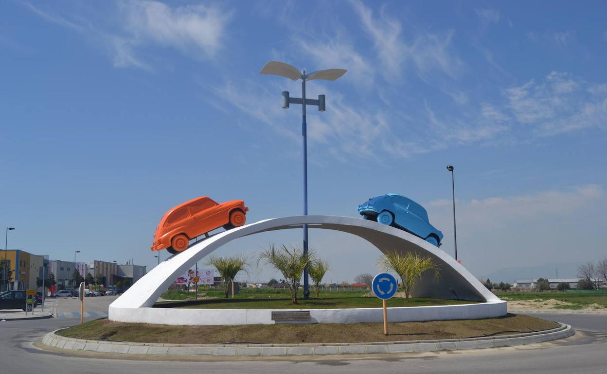 Rotonda de acceso al municipio de Churriana de la Vega. 