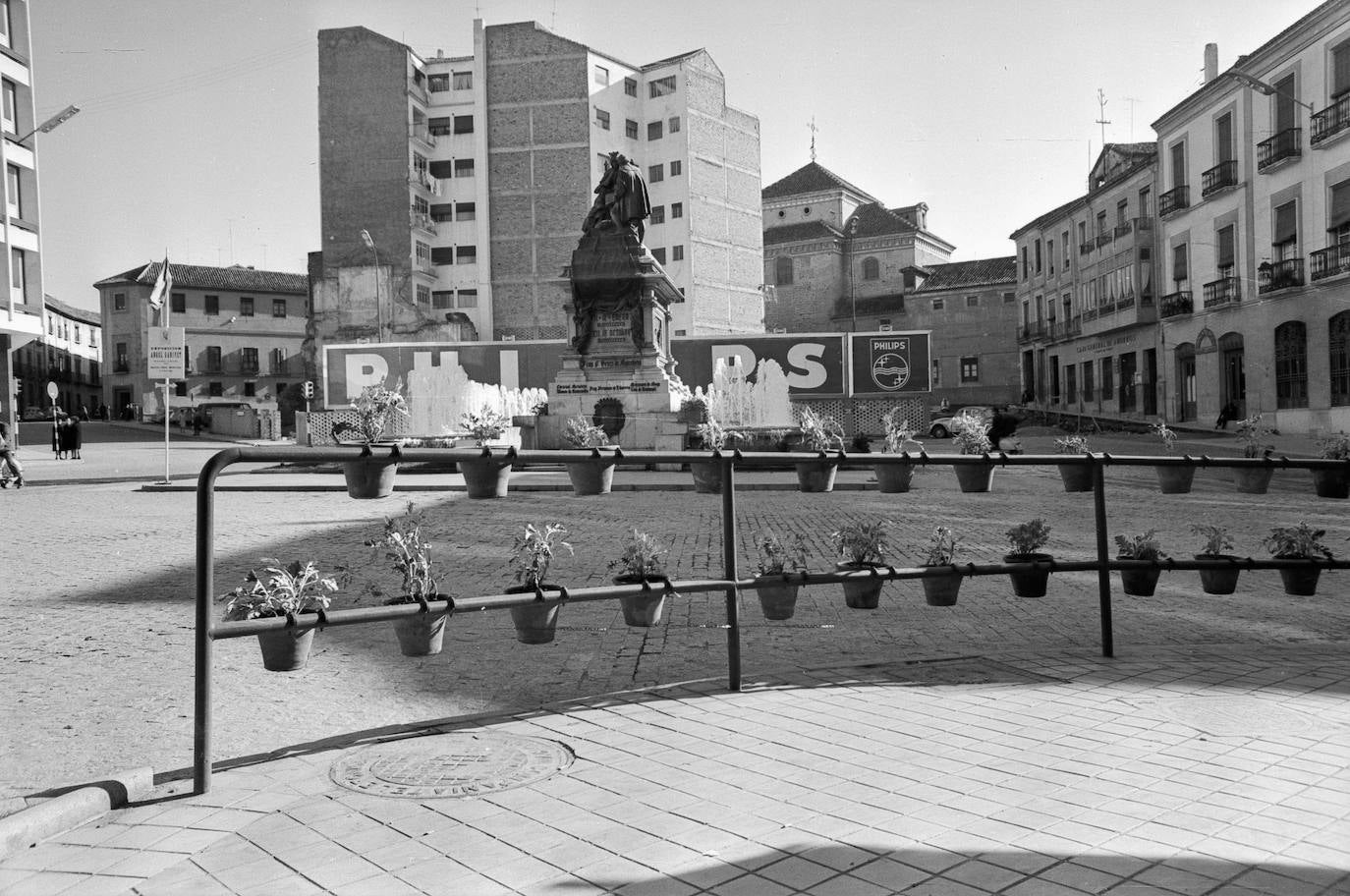 Plaza Isabel la Católica en 1960.