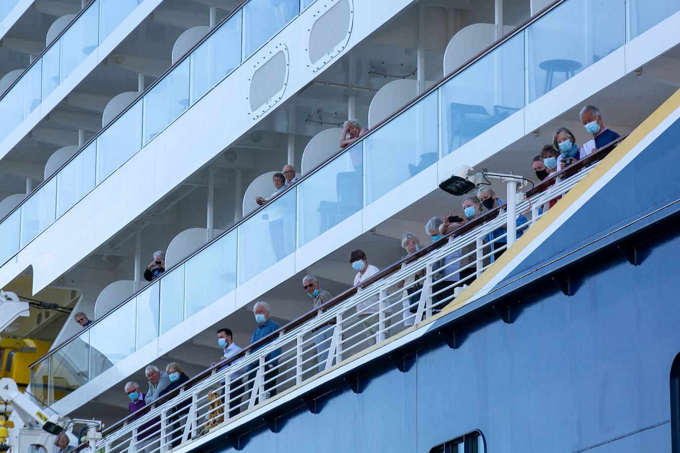 Llegada del Crucero Spirit of Discovery a la dársena motrileña, con 620 pasajeros y 459 tripulantes