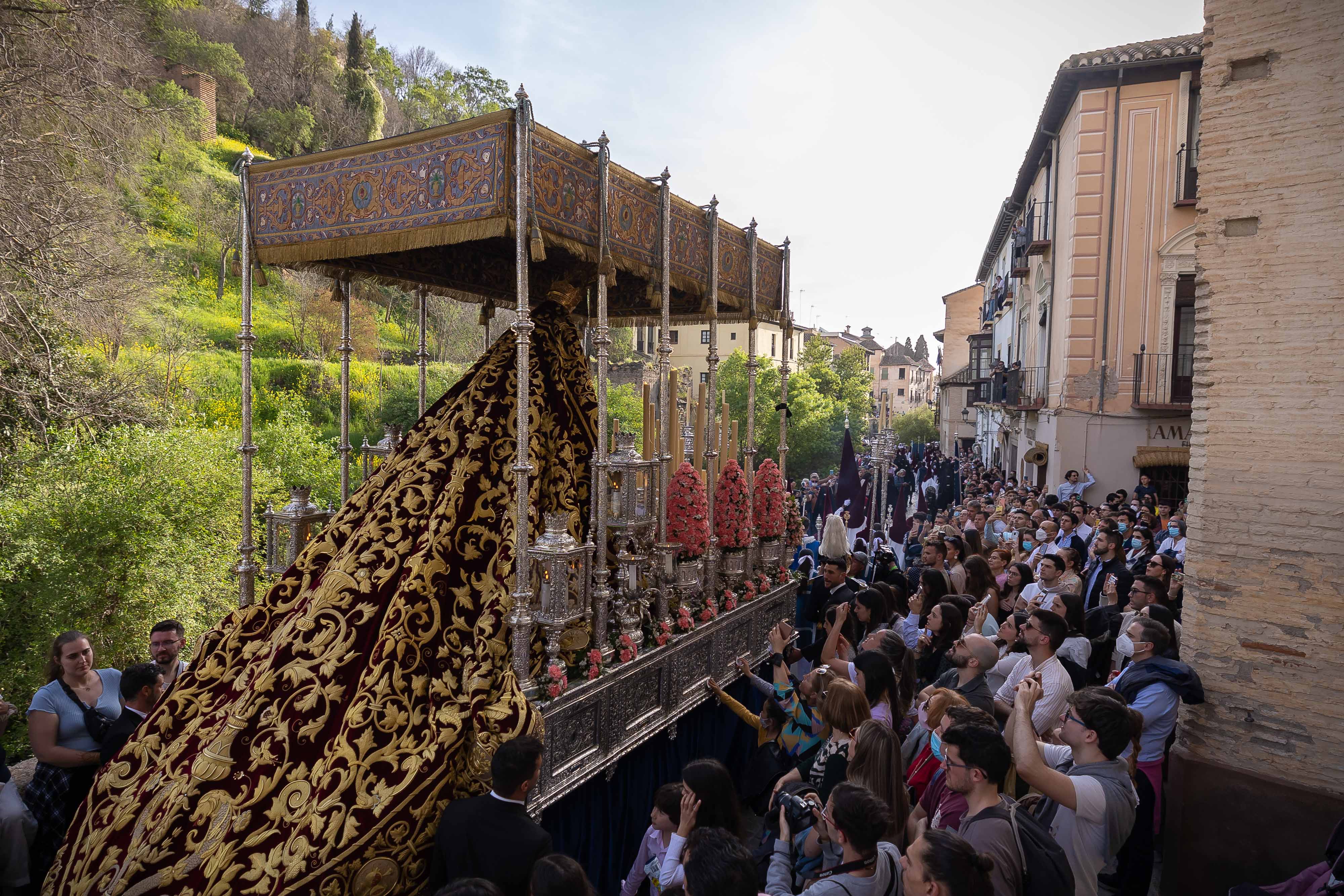 Las imágenes de las Maravillas a los pies de la Alhambra